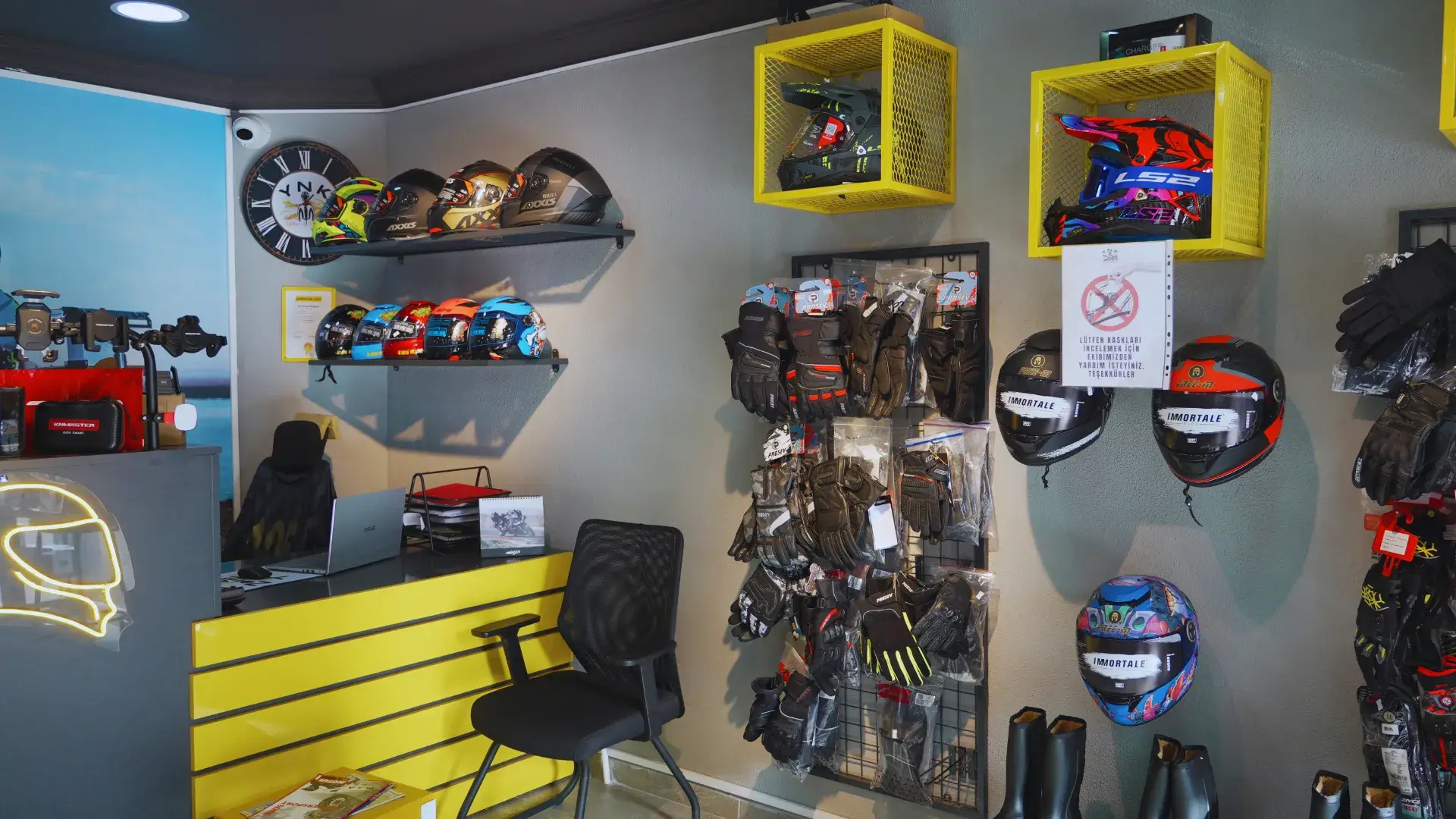 Kask Pazarı Galeri 4